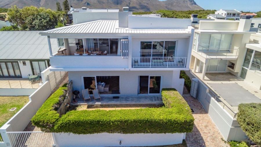4 Bedroom Property for Sale in De Kelders Western Cape